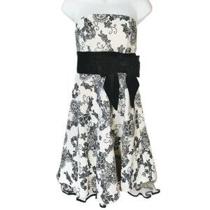 B Darlin Strapless Dress size 3/4 Cream Black Lace print w Crinoline Bow Pleated